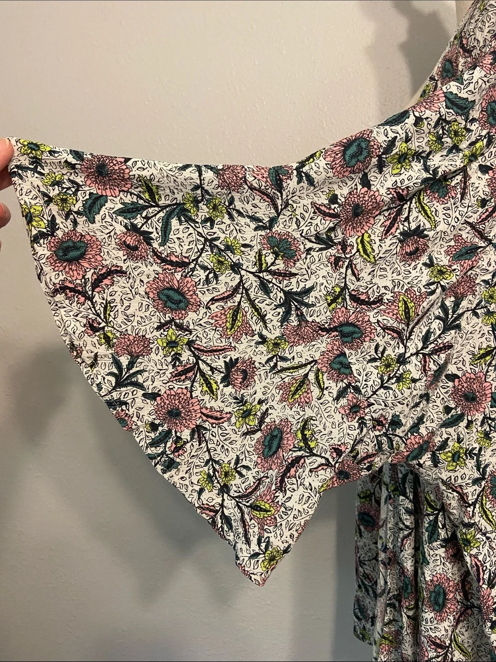 Torrid White Floral Print Chic Romantic Open Front Draped Kimono Size 3